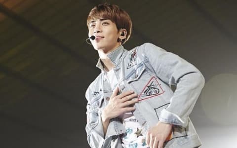 SHINee鐘鉉31歲冥誕...官網凌晨準時祝賀！KEY感性留言：「依然想你！」