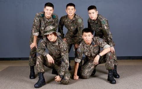 因入伍而變親近的歐巴們！周元：「太陽、大聲、Beenzino、高庚杓退伍後也經常見面……大成經常請吃飯！」