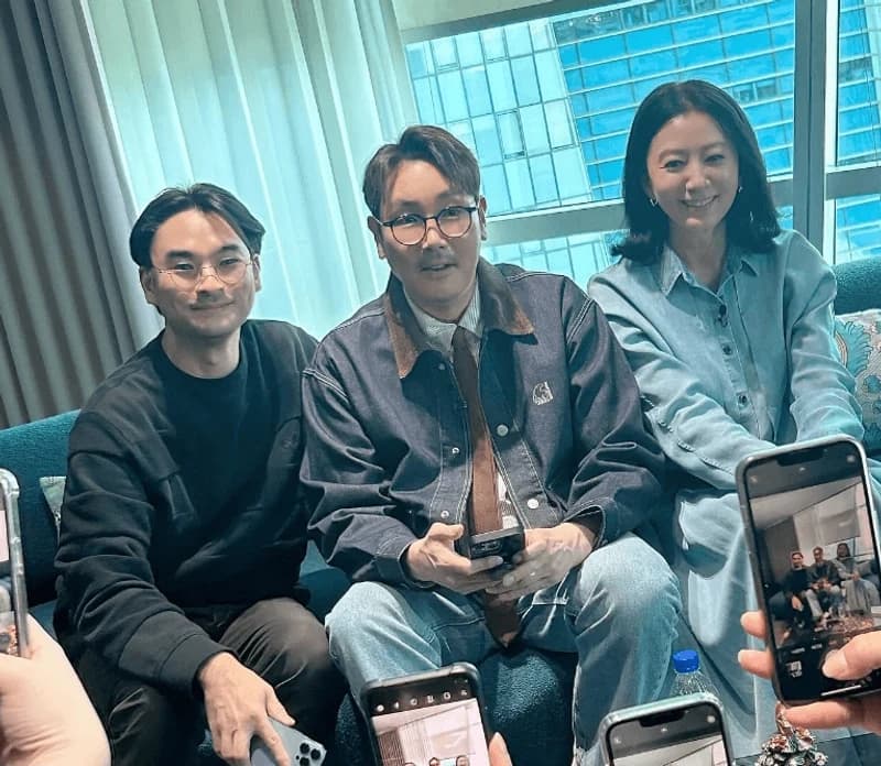 Image Source Instagram|heeae_official