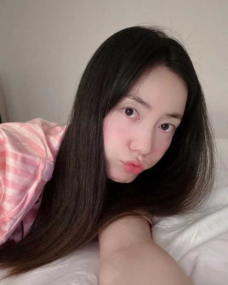 Image Source：instagram | hwayoung_ryu_93