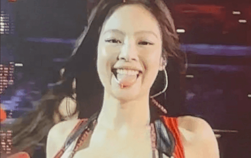 韓娛熱議-BLACKPINK世巡演唱會上Jennie表演solo歌曲時扯開上衣