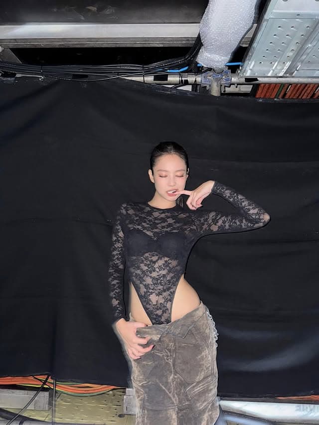 韓娛熱議-最近女藝人們常穿的連體衣