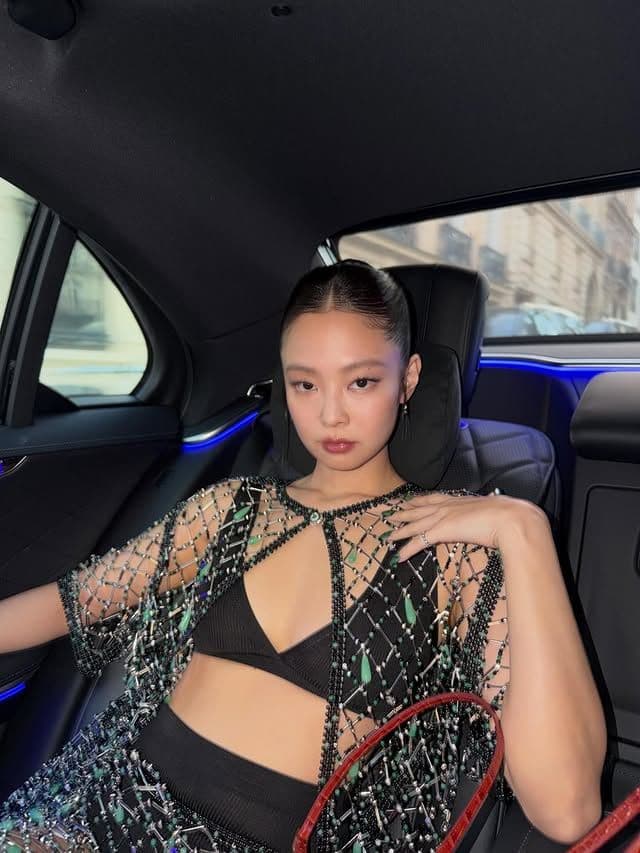 韓娛熱議-30歲Jennie香奈兒巴黎時裝週