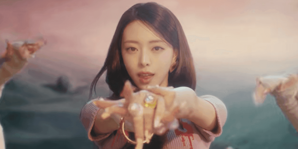 韓娛熱議-ITZY Yuna solo出道<Ice Cream>MV