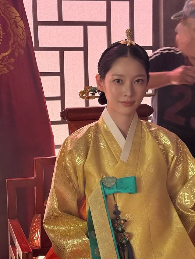 韓娛熱議-在《21世紀大君夫人》中演技反應不錯的孔升妍
