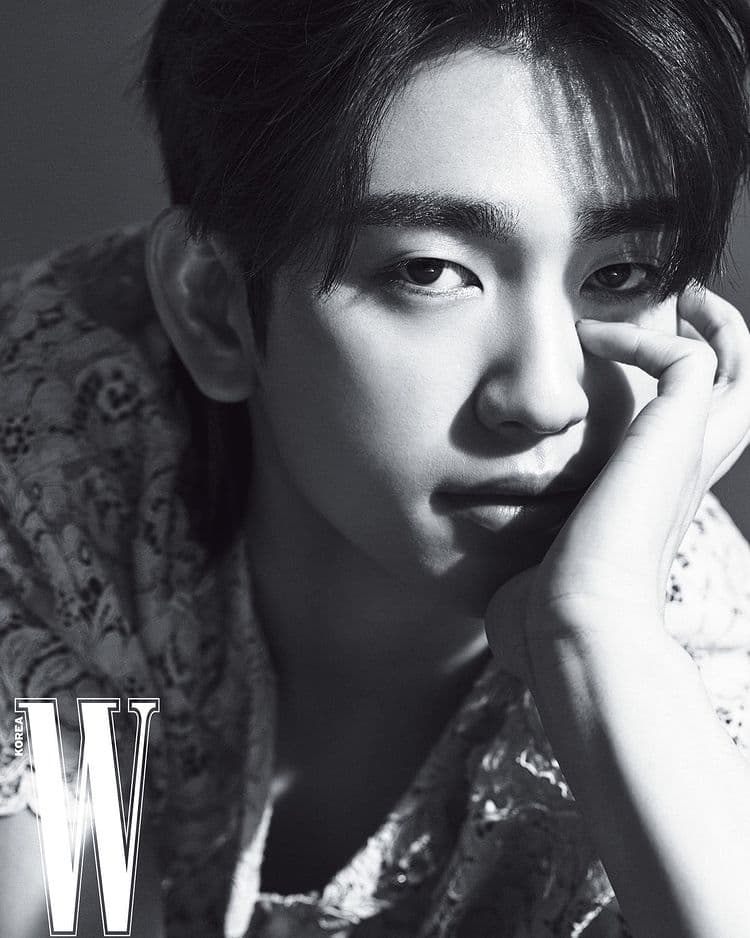 image source-instagram@jinyoung_0922jy