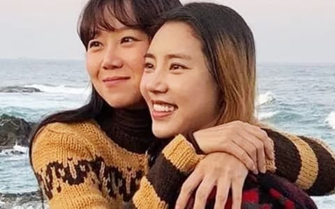 沒有出席孔曉振婚禮的孫淡妃上傳了16個字的帖文⋯⋯網:「她們是絕交了嗎?」