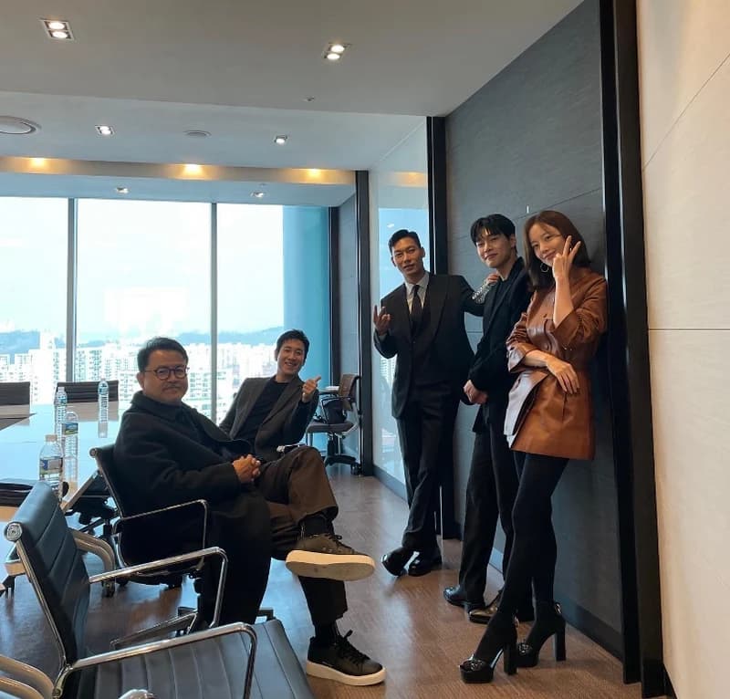 Image Source Instagram|moonchaewon_official
