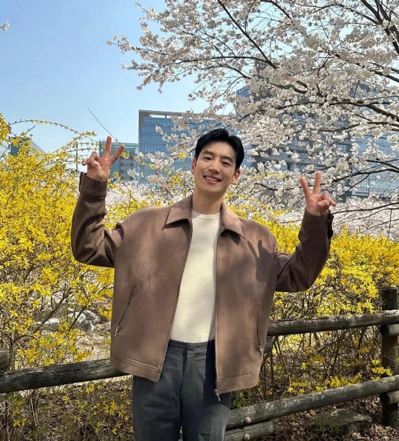 Image Source Instagram|leejehoon_official