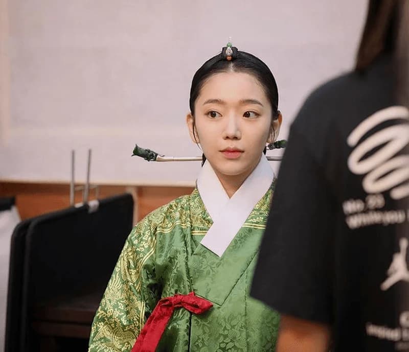 Image Source Instagram|hyeweon__