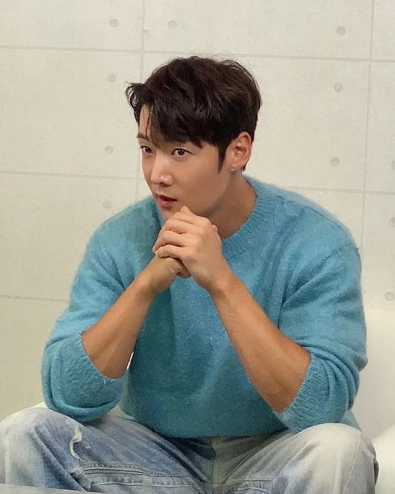 Image Source:instagram | real_jinhyuk
