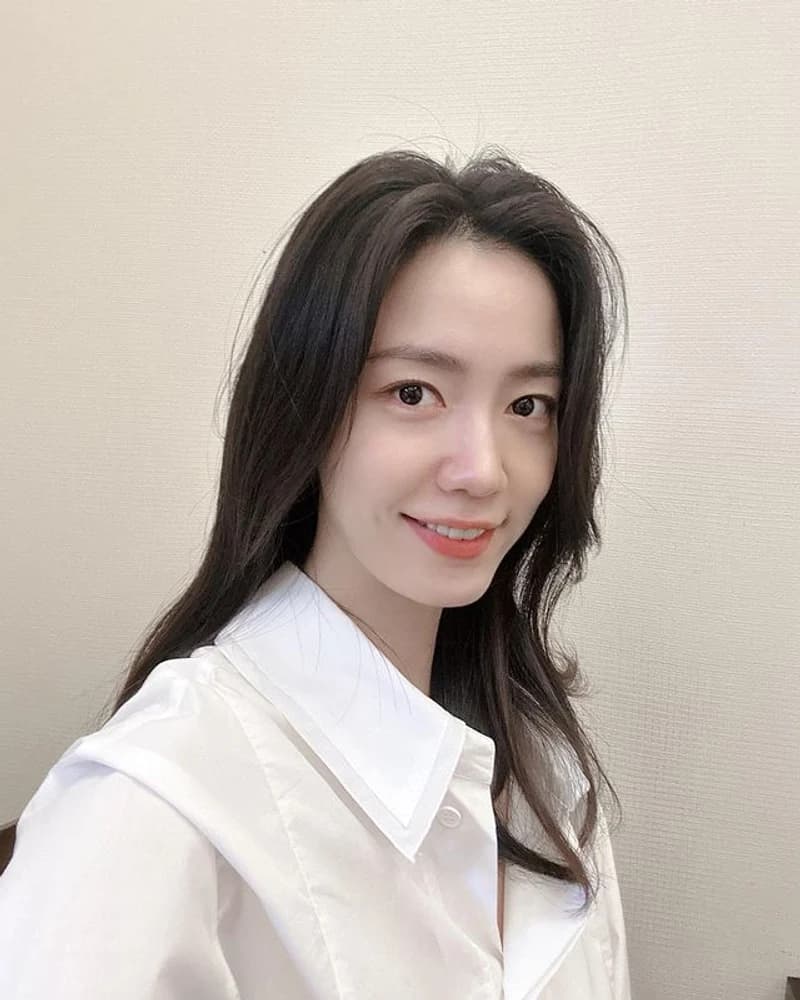 Image Source:instagram | hwayoung_ryu_93