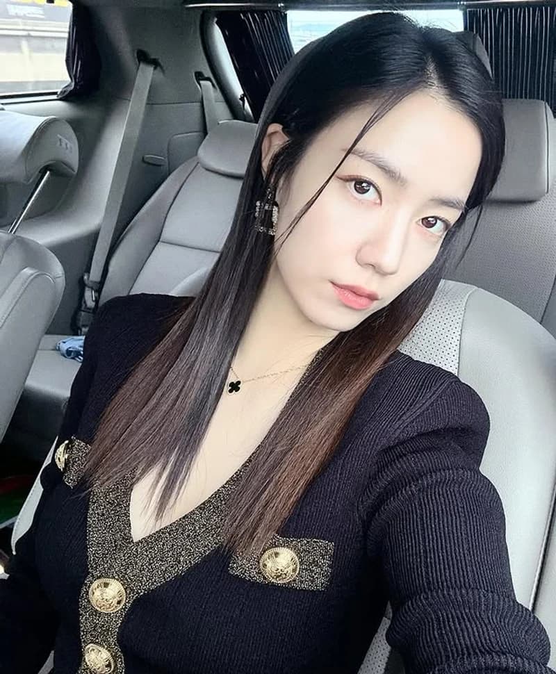 Image Source:instagram | hwayoung_ryu_93