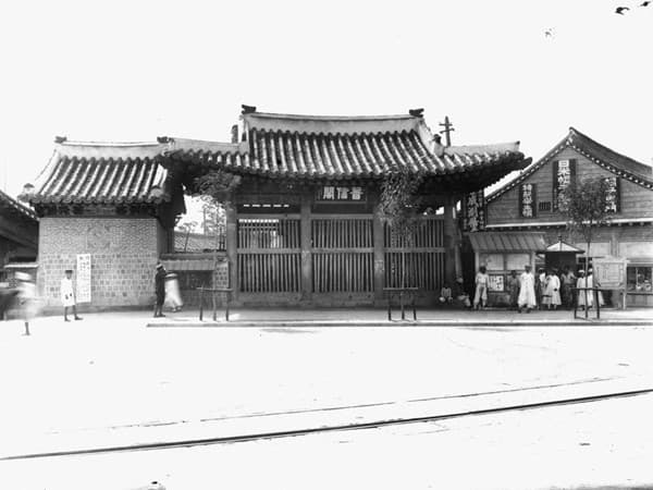 日據時期的舊普信閣 cr.국립중앙박물관