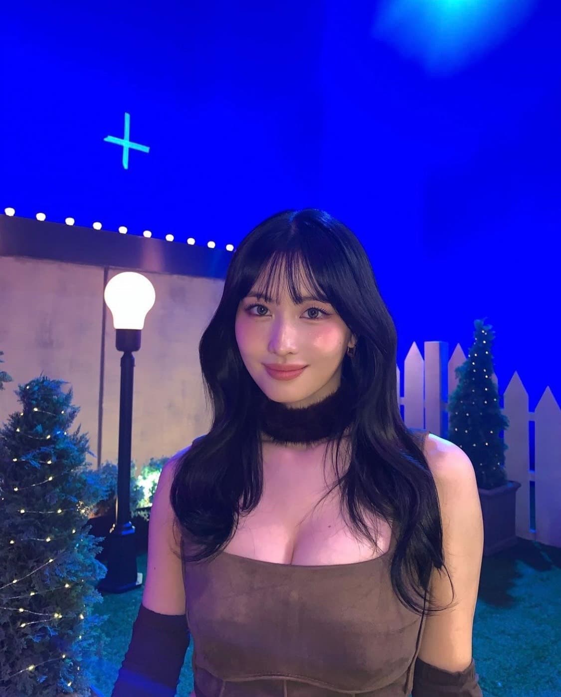 Image Source_Instagram | momo